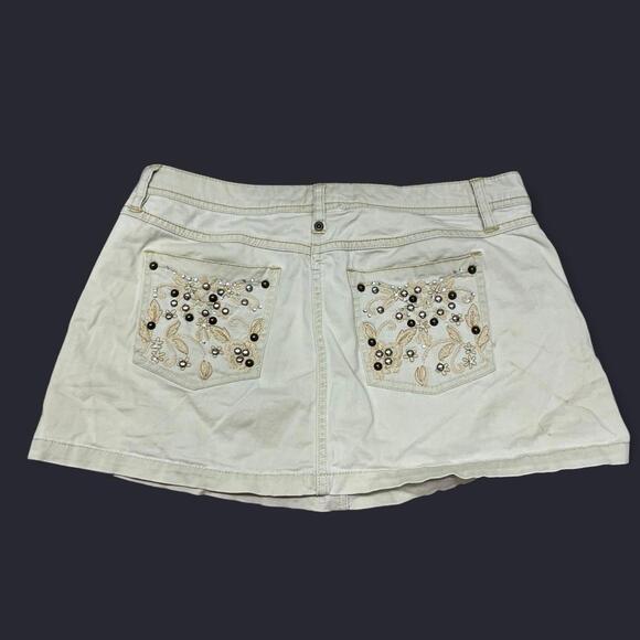 Squeeze Women's White and Cream Skirt - Picture 1 of 3